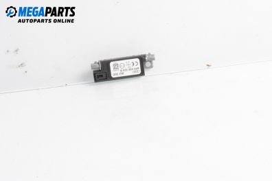 Amplificator antenă for Audi A3 Hatchback II (05.2003 - 08.2012), № 8P0035225B