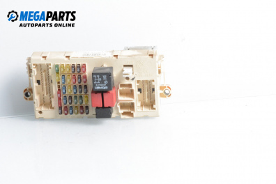 Fuse box for Alfa Romeo 147 Hatchback (10.2000 - 12.2010) 1.6 16V T.SPARK ECO (937AXA1A), 105 hp