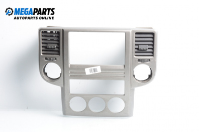 Central console for Nissan X-Trail I SUV (06.2001 - 01.2013)