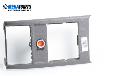 Consola centrală for Volkswagen Touran Minivan I (02.2003 - 05.2010)