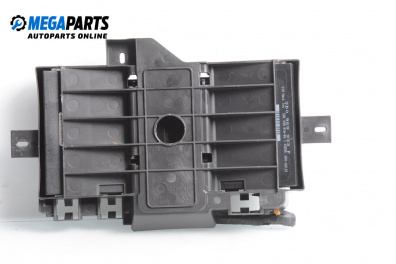 Fuse box for Volkswagen Phaeton Sedan (04.2002 - 03.2016) 3.0 V6 TDI 4motion, 224 hp