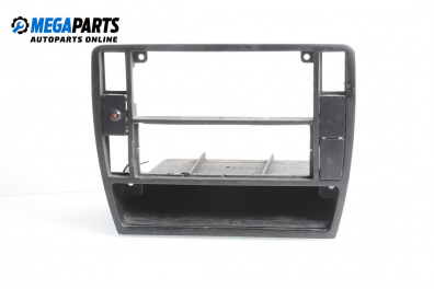 Consola centrală for Volkswagen Passat III Sedan B5 (08.1996 - 12.2001)