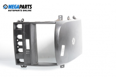 Consola centrală for Kia Sorento I SUV (08.2002 - 12.2009)