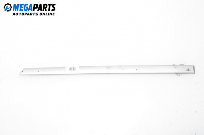 Material profilat exterior for Volkswagen Bora Sedan (10.1998 - 12.2013), sedan, position: din spate
