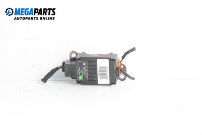 Antennenverstärker for Volkswagen Golf V Hatchback (10.2003 - 02.2009), № 7617310008