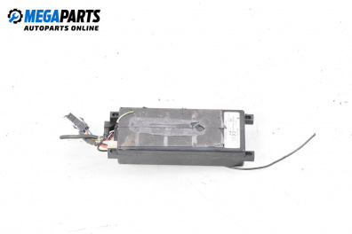 Antenna booster for Mercedes-Benz E-Class Sedan (W211) (03.2002 - 03.2009)