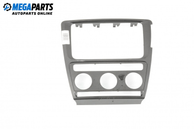 Central console for Skoda Octavia II Combi (02.2004 - 06.2013)