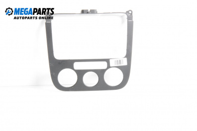 Central console for Volkswagen Golf V Hatchback (10.2003 - 02.2009)