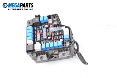 Fuse box for Hyundai Santa Fe II SUV (10.2005 - 12.2012) 2.2 CRDi GLS 4x4, 150 hp