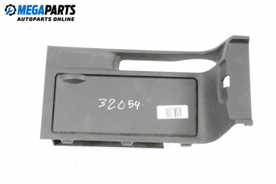 Getränkehalter for Mazda 3 Sedan I (09.1999 - 06.2009)