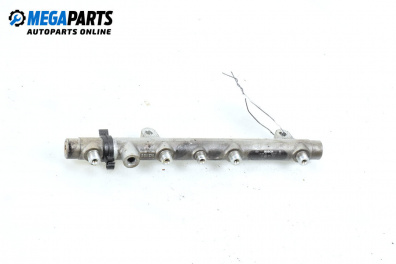 Fuel rail for Renault Laguna II Hatchback (03.2001 - 12.2007) 1.9 dCi (BG08, BG0G), 120 hp