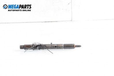 Diesel fuel injector for Volkswagen Passat IV Variant B5.5 (09.2000 - 08.2005) 2.5 TDI 4motion, 150 hp