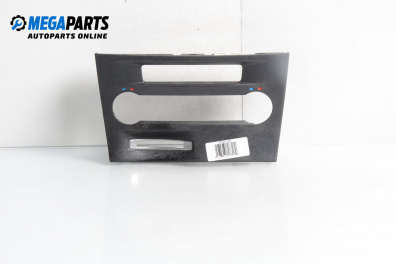 Central console for Renault Laguna II Hatchback (03.2001 - 12.2007)