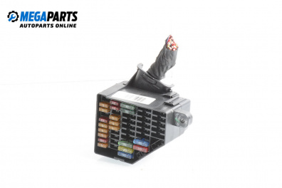Fuse box for Volkswagen Passat V Variant B6 (08.2005 - 11.2011) 3.2 FSI 4motion, 250 hp