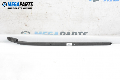 Windscreen moulding for Hyundai i30 Hatchback I (10.2007 - 11.2011), hatchback, position: front