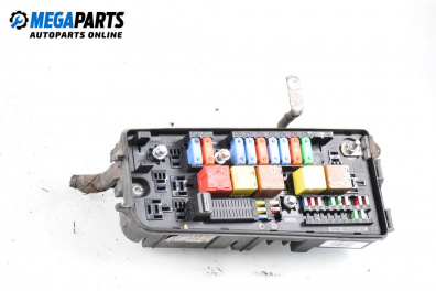 Fuse box for Opel Vectra C Sedan (04.2002 - 01.2009) 2.0 DTI 16V, 101 hp