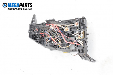 Fuse box for Chevrolet Geo Strom Hatchback (01.1990 - 12.1993) 1.6, 95 hp