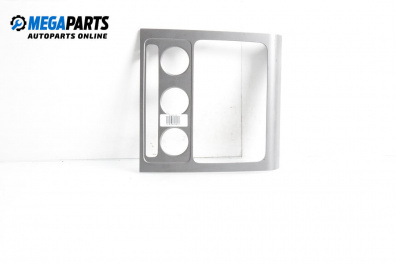 Consola centrală for Volkswagen Touran Minivan I (02.2003 - 05.2010)