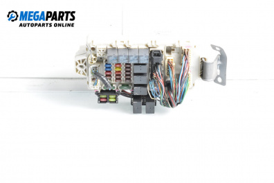 Sicherungskasten for Mitsubishi Grandis Minivan (03.2003 - 12.2011) 2.0 DI-D (NA8W), 136 hp