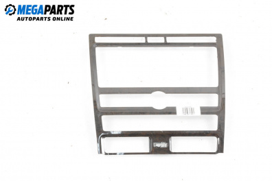 Consola centrală for Volkswagen Phaeton Sedan (04.2002 - 03.2016)