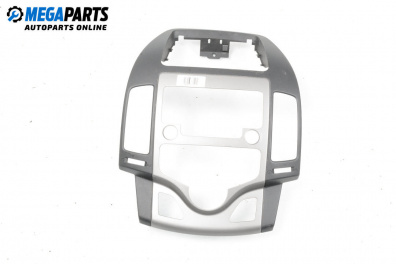 Consola centrală for Hyundai i30 Hatchback I (10.2007 - 11.2011)