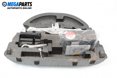 Werkzeugset for Toyota IQ Hatchback (11.2008 - 12.2015)