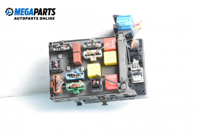 Fuse box for Renault Laguna II Grandtour (03.2001 - 12.2007) 2.2 dCi (KG0F), 150 hp