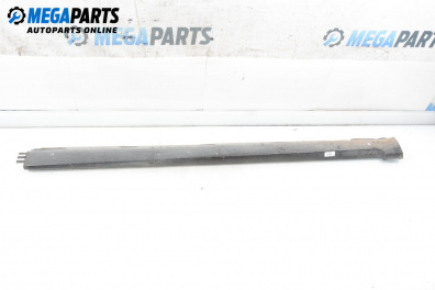 Prag exterior for Volkswagen Passat V Variant B6 (08.2005 - 11.2011), 5 uși, combi, position: stânga