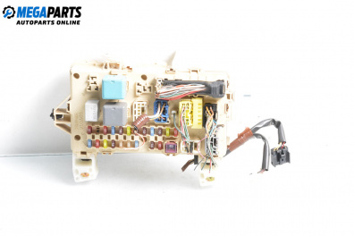 Tablou cu siguranțe for Toyota Corolla Verso II (03.2004 - 04.2009) 1.8 (ZNR11), 129 hp
