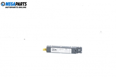 Amplificator antenă for Skoda Superb III Combi (03.2015 - ...)