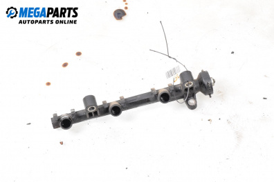 Rampă combustibil for Toyota Yaris Hatchback II (01.2005 - 12.2014) 1.0 VVT-i, 69 hp