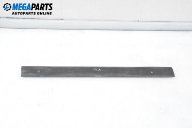 Material profilat exterior for Volkswagen Passat II Sedan B3, B4 (02.1988 - 12.1997), sedan, position: fața