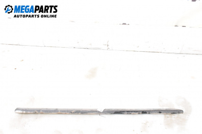 Material profilat for Volvo V70 II Estate (11.1999 - 12.2008), combi, position: stânga