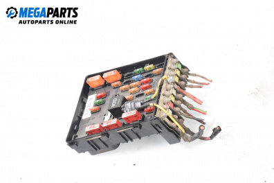 Tablou cu siguranțe for Volkswagen Passat V Variant B6 (08.2005 - 11.2011) 2.0 TDI, 140 hp