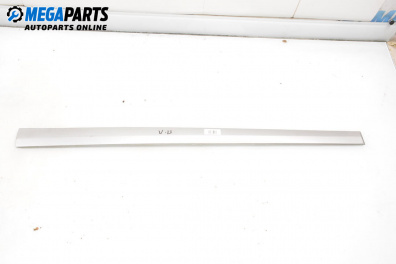 Material profilat for Mercedes-Benz C-Class Sedan (W203) (05.2000 - 08.2007), sedan, position: stânga - fața