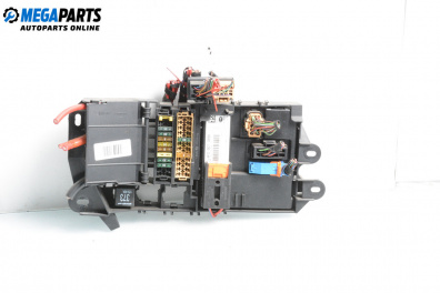 Tablou cu siguranțe for Audi A6 Avant C6 (03.2005 - 08.2011) 4.2 quattro, 335 hp