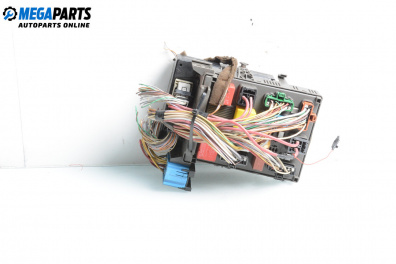 Fuse box for Renault Laguna II Hatchback (03.2001 - 12.2007) 2.2 dCi (BG0F), 150 hp