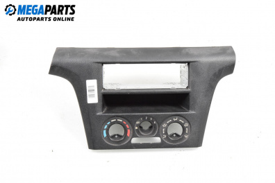 Consola centrală for Mitsubishi Outlander I SUV (03.2001 - 12.2006)
