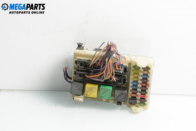 Fuse box for Ford Mondeo I Hatchback (02.1993 - 08.1996) 2.0 i 16V, 136 hp