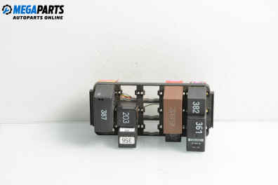 Sicherungskasten for Audi A8 Sedan 4D (03.1994 - 12.2002) 4.2 quattro, 299 hp