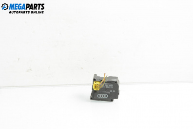 Antriebsmotor klappe heizung for Audi A8 Sedan 4D (03.1994 - 12.2002) 4.2 quattro, 299 hp, № 0637005001