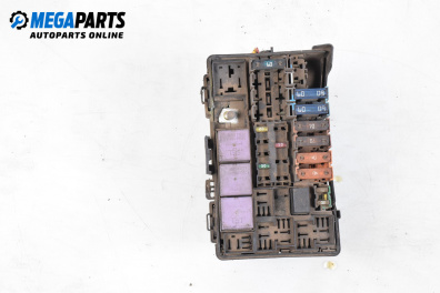 Tablou cu siguranțe for Renault Laguna II Hatchback (03.2001 - 12.2007) 2.0 16V (BG00, BG0K, BG0P, BG0W), 135 hp