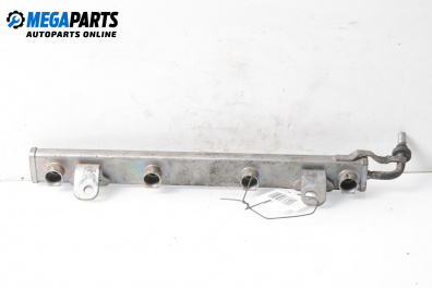 Benzin-einspritzleiste for Renault Megane III Hatchback (11.2008 - 12.2015) 2.0 CVT (BZ0G, BZ1P), 140 hp