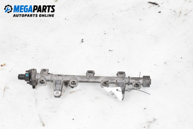 Fuel rail for Hyundai Matrix Minivan (06.2001 - 08.2010) 1.6, 103 hp