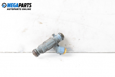 Gasoline fuel injector for Kia Magentis Sedan I (05.2001 - 01.2006) 2.0, 136 hp