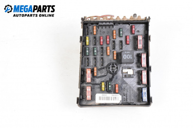 Fuse box for Volkswagen Passat V Variant B6 (08.2005 - 11.2011) 2.0 TDI, 110 hp