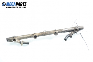 Fuel rail for Renault Espace II 2.0, 103 hp, 1997
