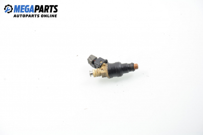 Gasoline fuel injector for Hyundai Lantra 1.6 16V, 104 hp, sedan, 1997