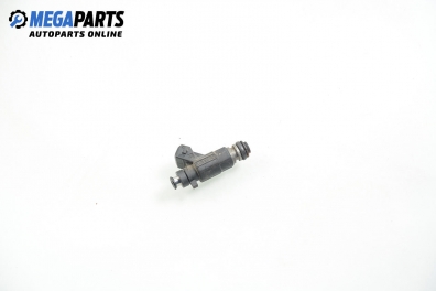 Duza benzină for Volkswagen Polo (6N/6N2) 1.4, 60 hp, hatchback, 5 uși, 1998