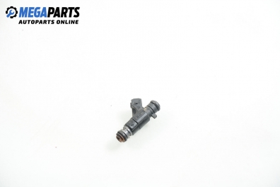Duza benzină for Volkswagen Polo (6N/6N2) 1.4, 60 hp, hatchback, 5 uși, 1998